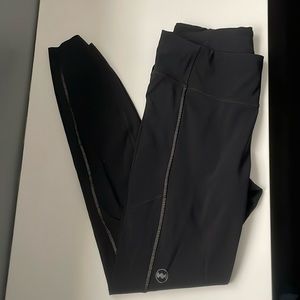 Janji - Size Small - Winter Groundwork Tight